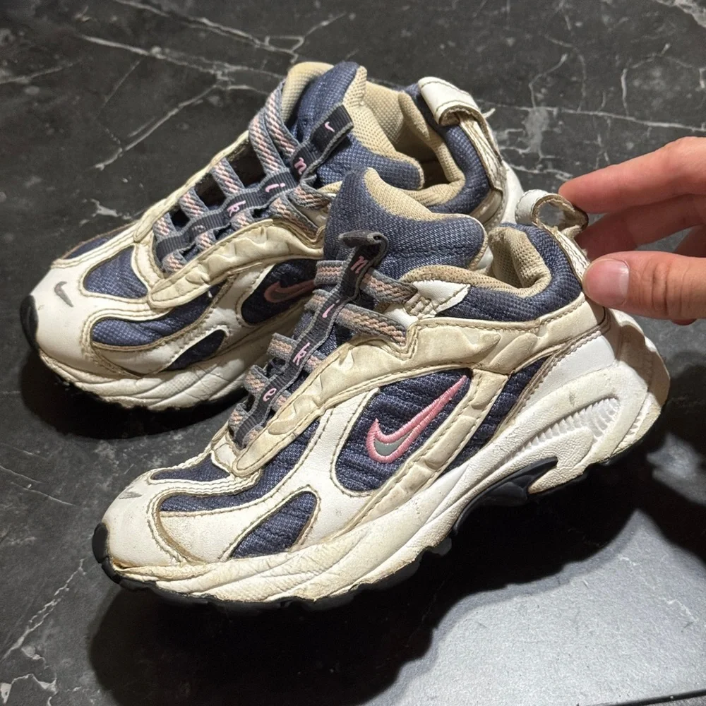 Vintage 90s Nike Retro Y2K Girls 12.5 Chunky Sneakers